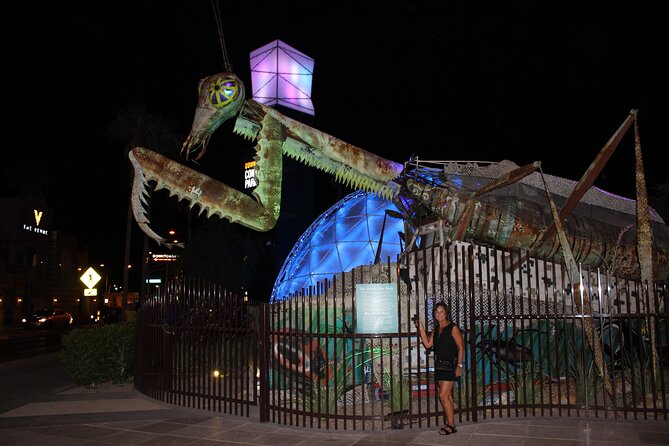 The Weird, Wacky Fremont Bar Experience with Cocktails and Photos - Golden Nugget for a giant nugget and a shark tank