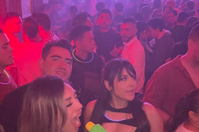 Theatron Party-Tour, 20 Clubs, Map, cocktail, bottle, After-party - Moving through 20 different music rooms