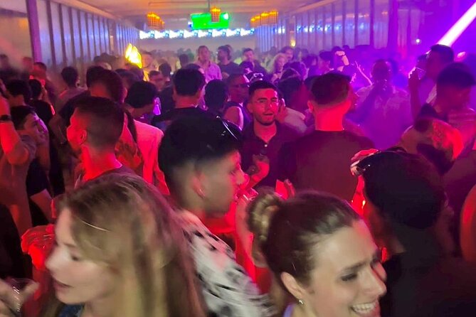 Theatron Party-Tour, 20 Clubs, Map, cocktail, bottle, After-party - Who will enjoy this party tour