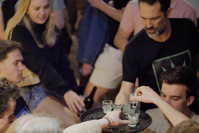 Thursday & Friday Night Pub Crawl for Professionals in Athens - Key points to know before you go