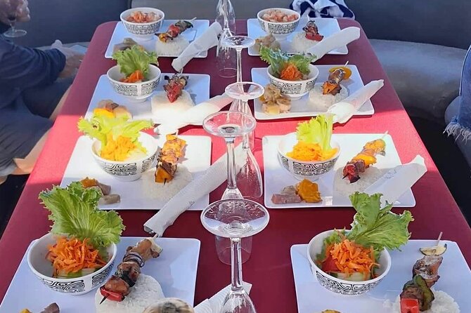 Toa Boat Bora Bora Private Lagoon tour with Lunch on Entertainer Bar Boat - Is the Private Price Worth It?