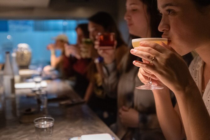 Tokyo Hidden Cocktail Bar Tour (Ebisu) - What the guide adds to the evening