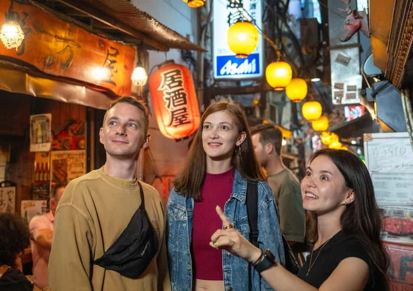 Tokyo: Shinjuku Bar Hopping & Karaoke Night Tour - Karaoke in a small local bar