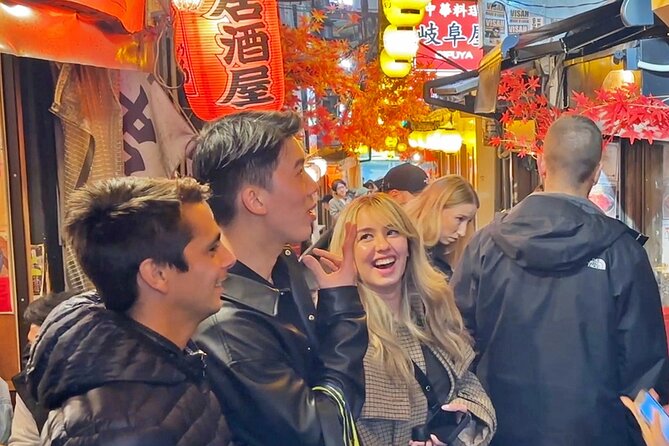 Tokyo: Shinjuku Bar Hopping & Night Walking Tour - Guides who make the difference