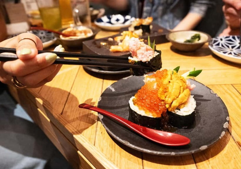 Tokyo: Shinjuku Bar Hopping & Night Walking Tour - Who should book this evening?