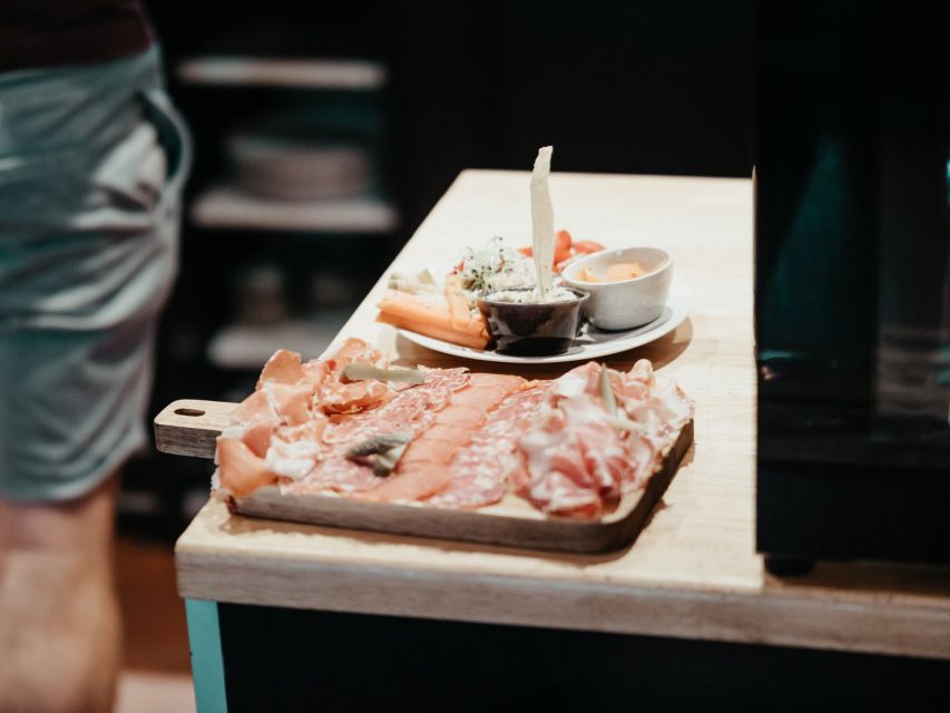 Toulouse: Wine Bar Walking Tour with a Local Wine Expert - Key points at a glance