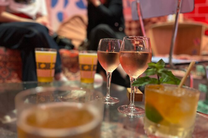 Tripa Paris Pubcrawl / Bar Tours - Walking from the Panthéon to Notre-Dame