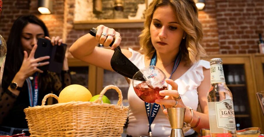 Turin: Cocktail Masterclass at Casa Martini - Mondo MARTINI Gallery and its old advertisements