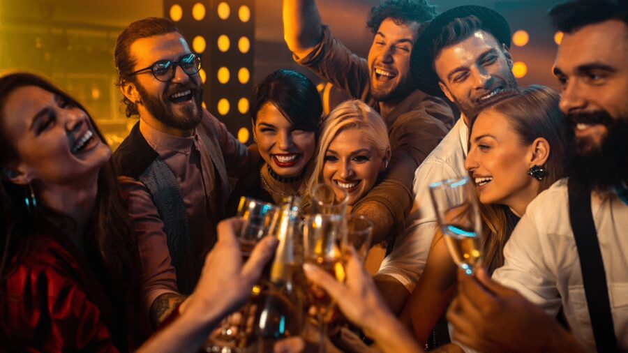 Ulm: Bar and Club Tour with Free Shots and VIP entry - Key points before you book