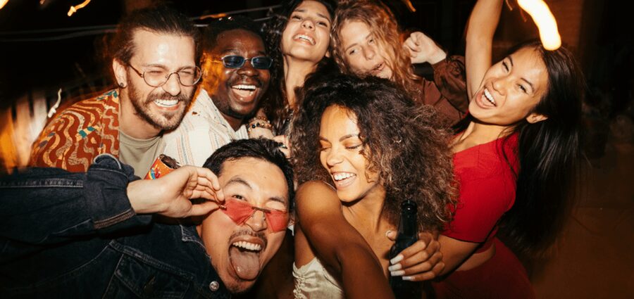 Ulm: Bar and Club Tour with Free Shots and VIP entry - Partyfly and the morning after
