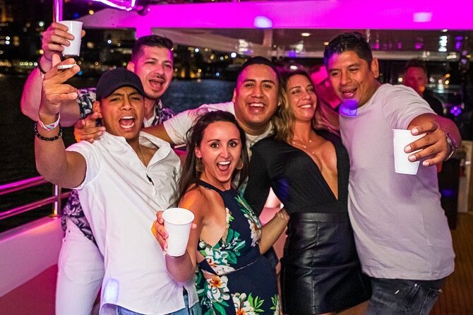 Ultimate Party in Miami : Boat Party, Party Bus & Nightclub - What the open bar really means