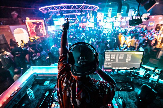 Ultimate South Beach Bar Crawl in Miami - Timing, spending, and practical planning