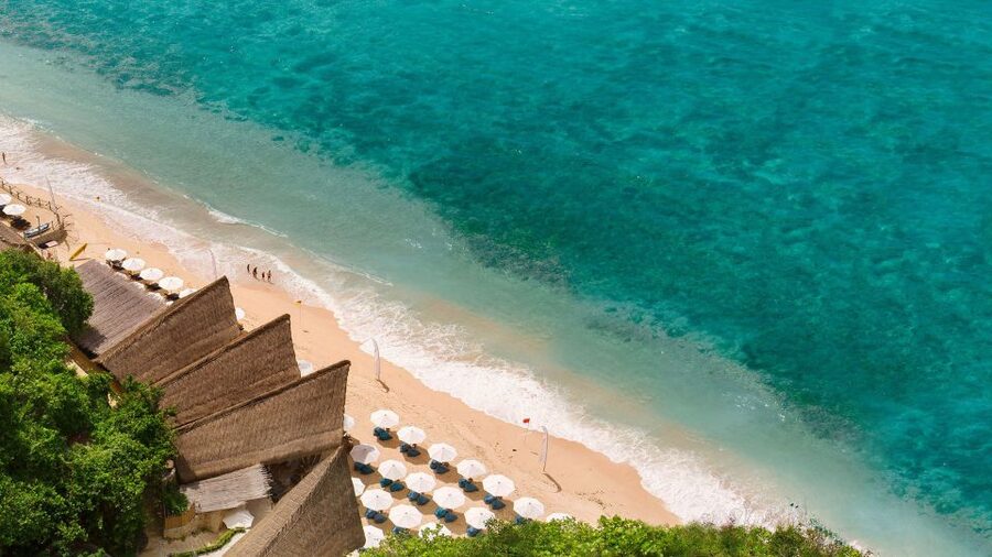Uluwatu: Beach Club and Cliffside Private Bar Hopping Tour - Extra options and unclear promises