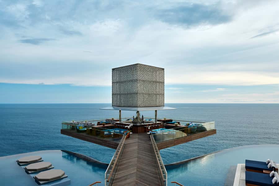 Uluwatu: Beach Club and Cliffside Private Bar Hopping Tour - Who should book this Uluwatu tour?