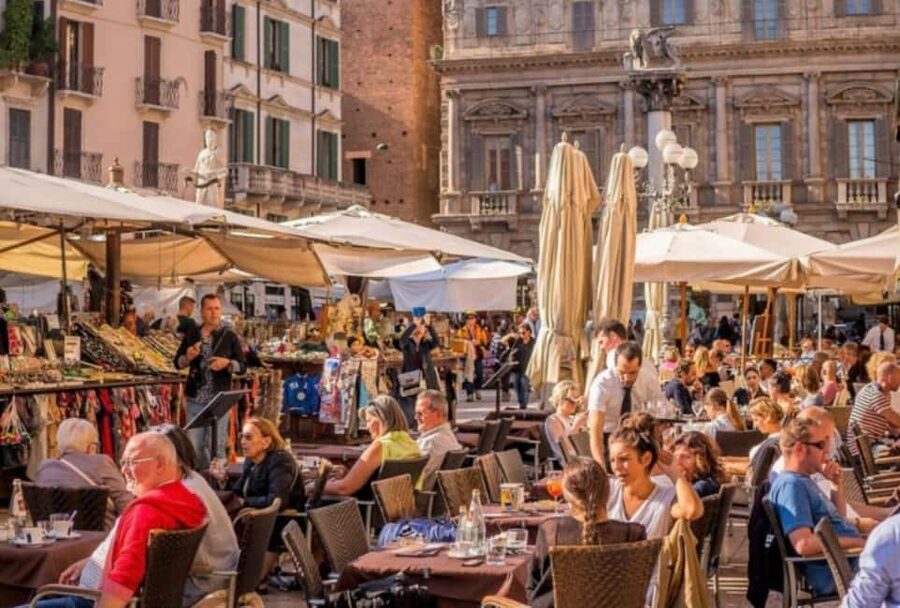 Verona Guided Bar Crawl in the Old Town - Starting in Piazza Bra after dark