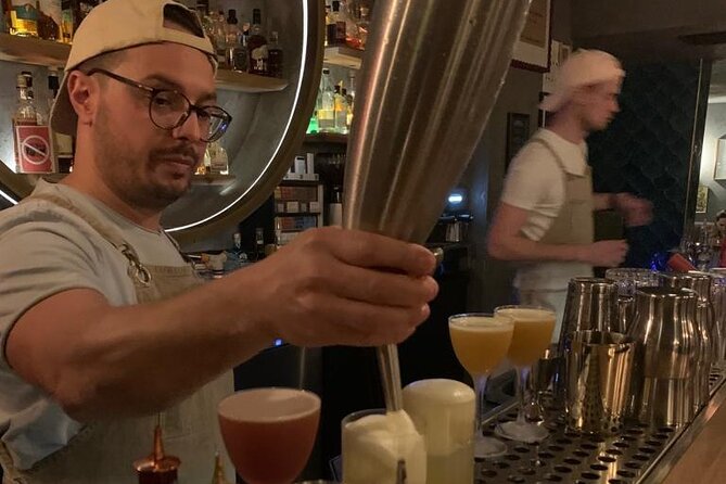 Vienna Nightlife Experience: Food, Wine, Cocktails & Vibes - Who should book this experience?