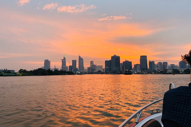 VIP Tour in Saigon: Romantic Sunset Cocktail by SpeedBoat - Weather, clothing, and timing tips