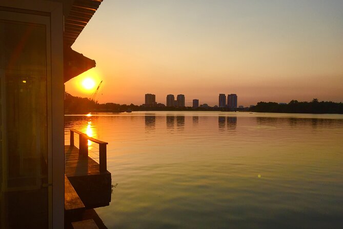 VIP Tour in Saigon: Romantic Sunset Cocktail by SpeedBoat - Who should book this speedboat outing?