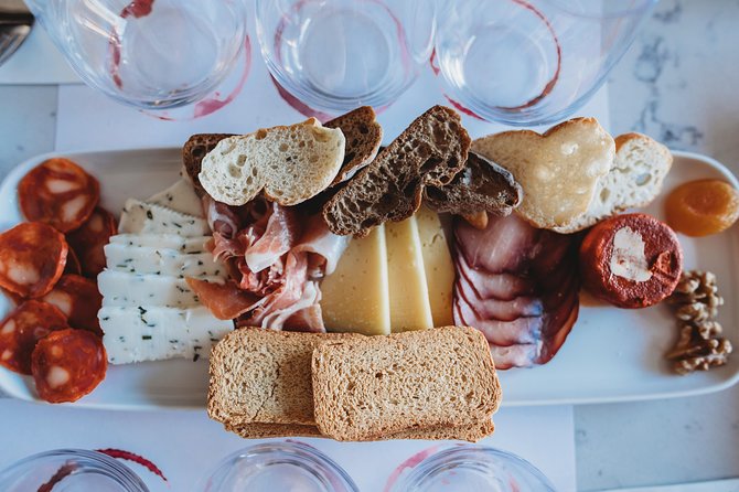 Wine and Cheese Tasting Lunch in Portuguese Wine Bar - Six Portuguese regions, six different glasses