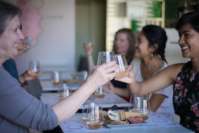 Wine and Cheese Tasting Lunch in Portuguese Wine Bar - How the tasting unfolds at 1 p.m.