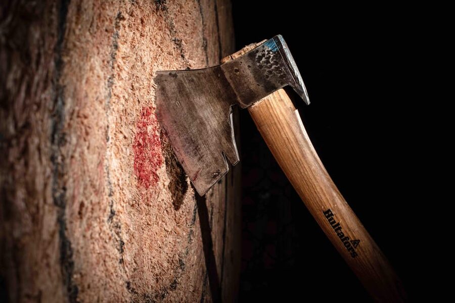 WOODCUTTER - AXE THROWING & BAR EXPERIENCE IN FRANKFURT - Key points to know before you throw