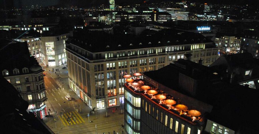 Zurich: bar tour - The welcome drink starts the evening simply